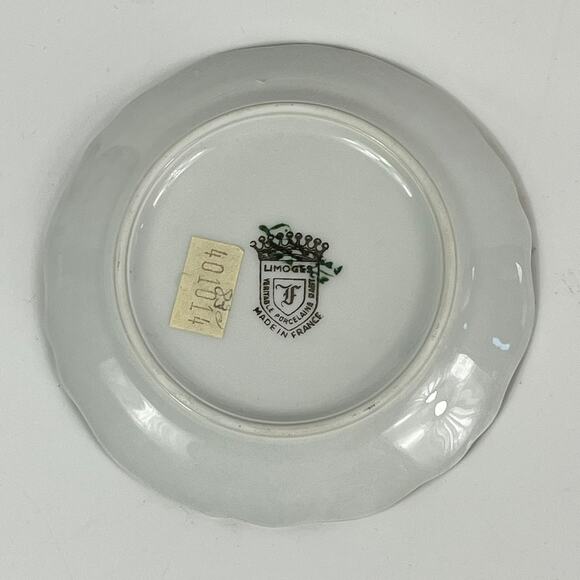 Limoges Miniature Plate with Stand 4" Gold Surround Courting Couple Trinket Dish - Picture 4 of 7